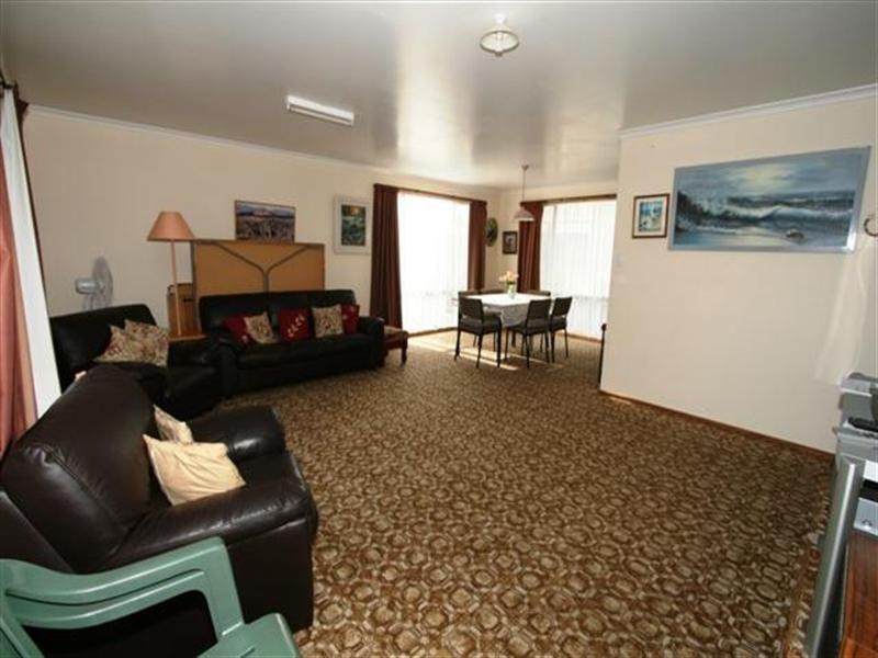 9 Boonderabbi Way, Cowes VIC 3922