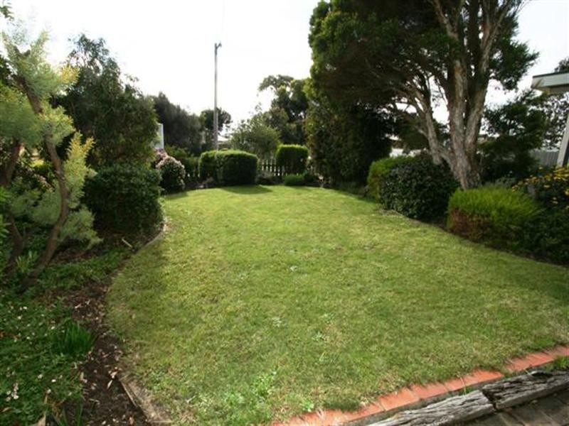 9 Boonderabbi Way, Cowes VIC 3922