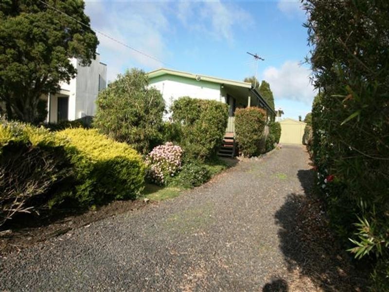 9 Boonderabbi Way, Cowes VIC 3922