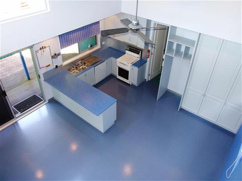 18 Rose Avenue, Cowes VIC 3922