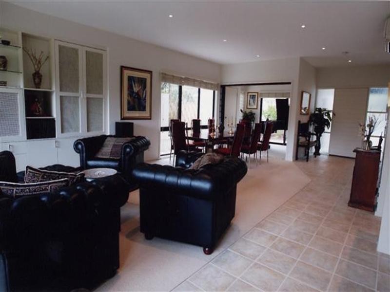 2 Gordon Street, Cowes VIC 3922