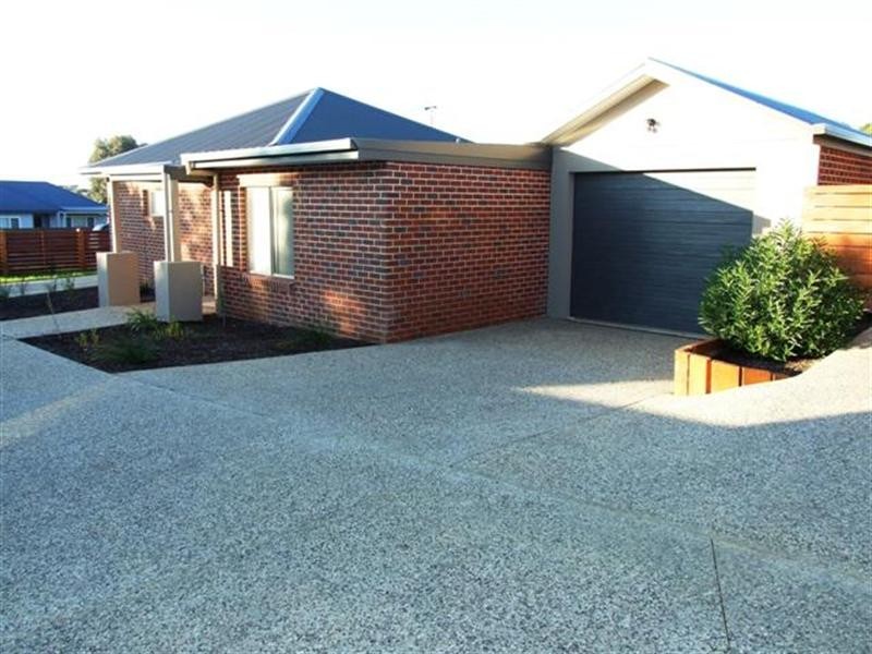 1/283 Settlement Road, Cowes VIC 3922
