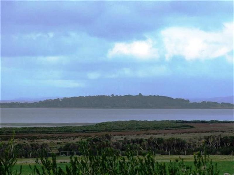 2/1a Stradbroke Crescent, Surf Beach VIC 3922