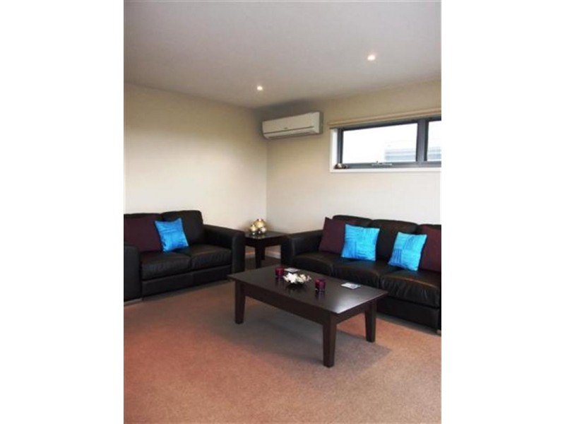 2/1a Stradbroke Crescent, Surf Beach VIC 3922