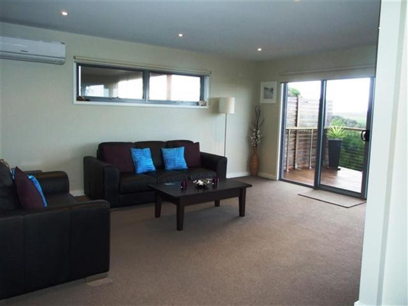 2/1a Stradbroke Crescent, Surf Beach VIC 3922