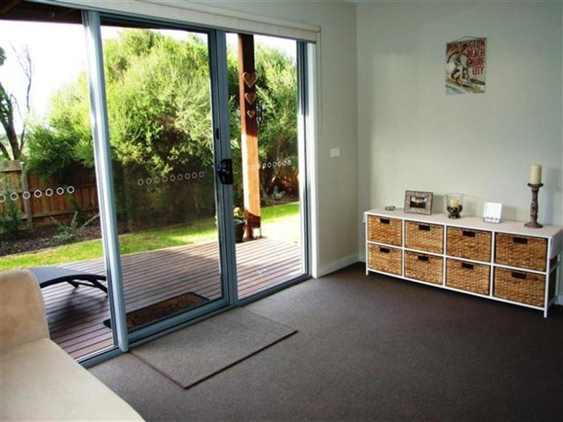 2/1a Stradbroke Crescent, Surf Beach VIC 3922