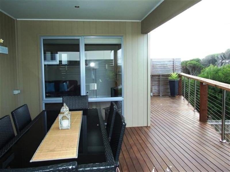 2/1a Stradbroke Crescent, Surf Beach VIC 3922