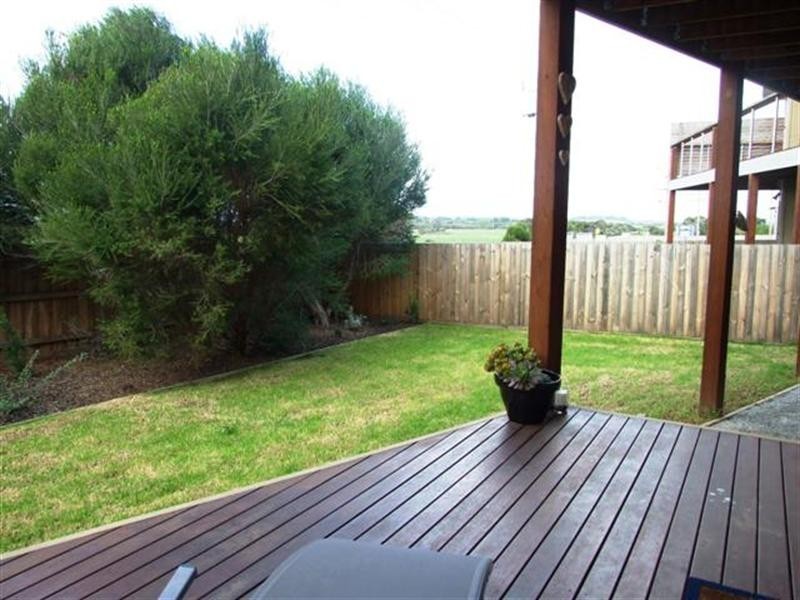 2/1a Stradbroke Crescent, Surf Beach VIC 3922