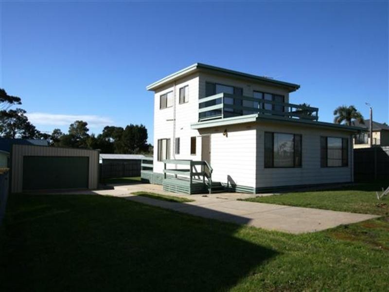 111 Justice Road, Cowes VIC 3922