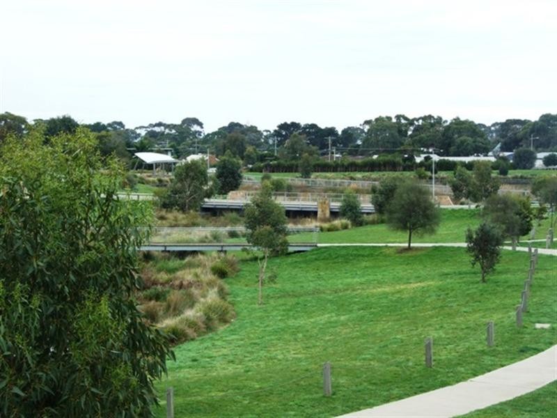 1 Kingfisher Way, Cowes VIC 3922