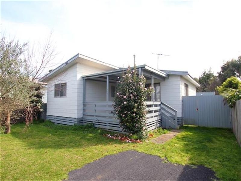 100 Scenic Drive, Cowes VIC 3922