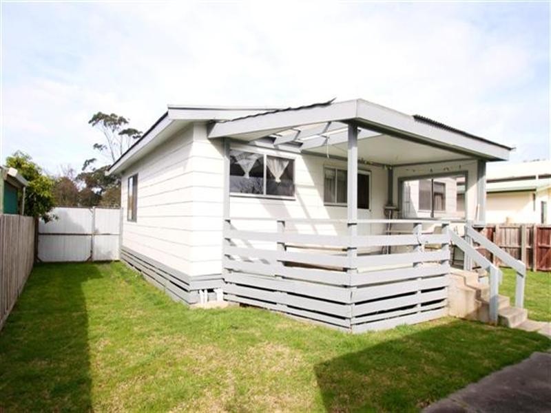 100 Scenic Drive, Cowes VIC 3922