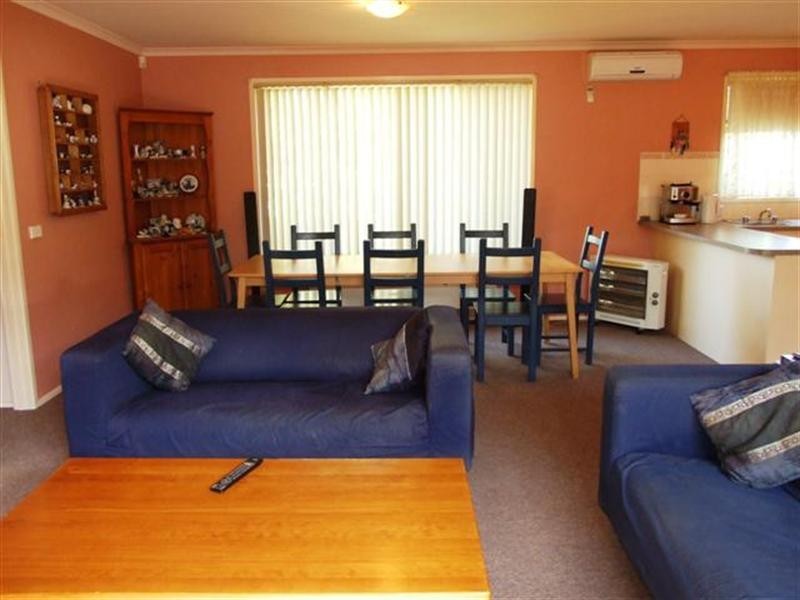 8 Golden Court, Sunset Strip VIC 3922