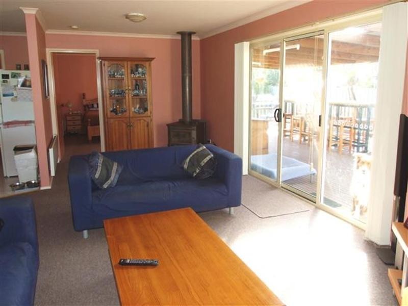 8 Golden Court, Sunset Strip VIC 3922