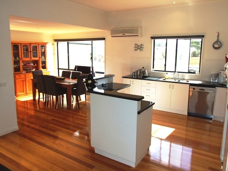9 Kate Court, Cowes VIC 3922
