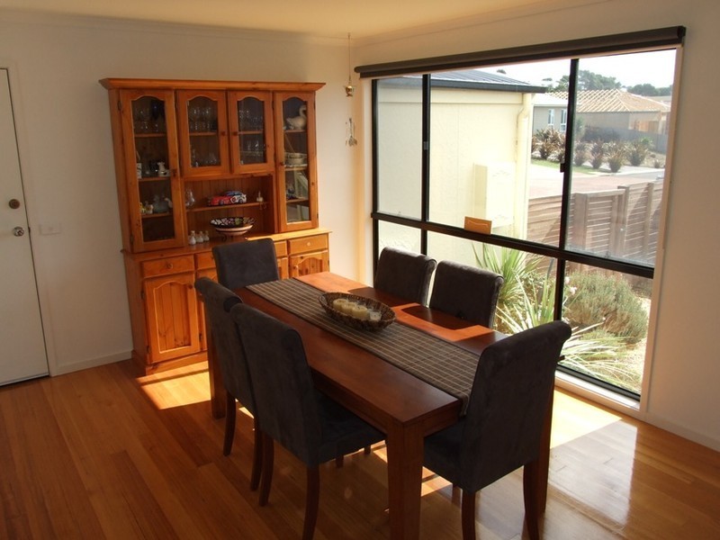 9 Kate Court, Cowes VIC 3922
