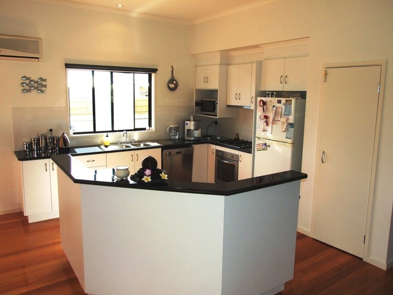 9 Kate Court, Cowes VIC 3922