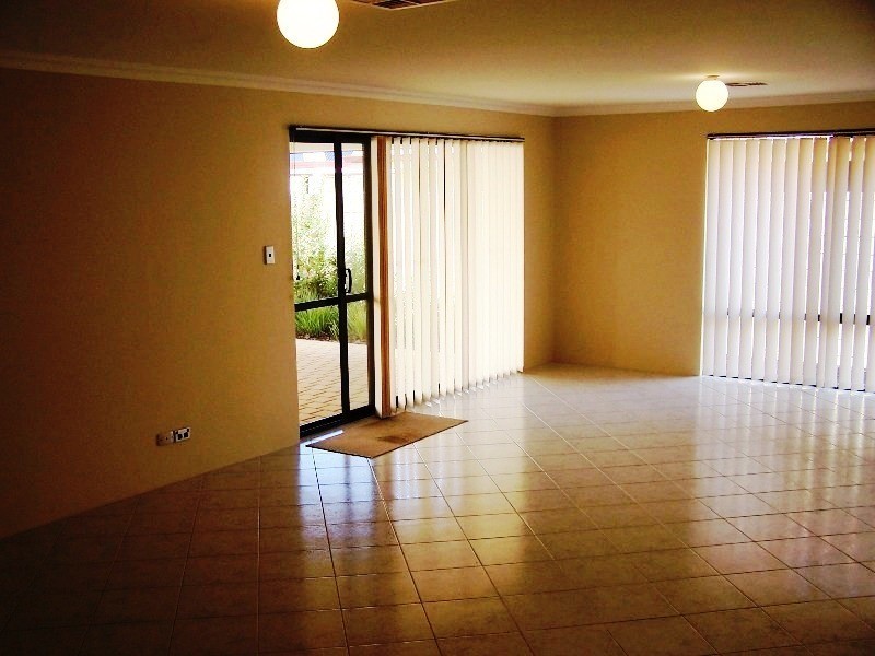 68 Buckingham Drive, PORT BOUVARD, Wannanup WA 6210