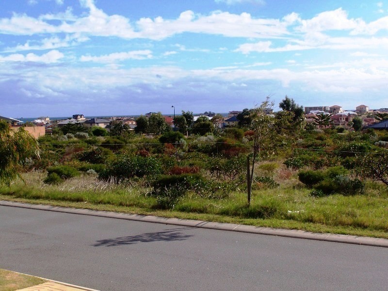 68 Buckingham Drive, PORT BOUVARD, Wannanup WA 6210