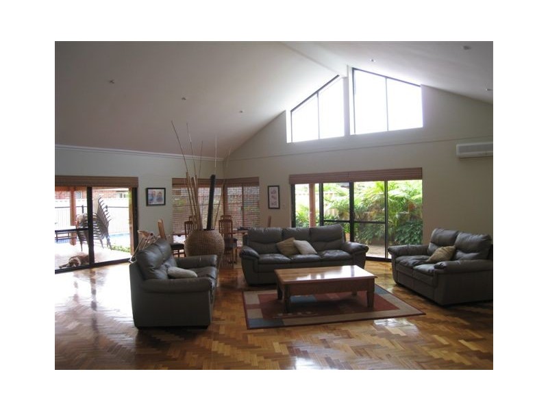 10 Chorus Circle, Atwell WA 6164