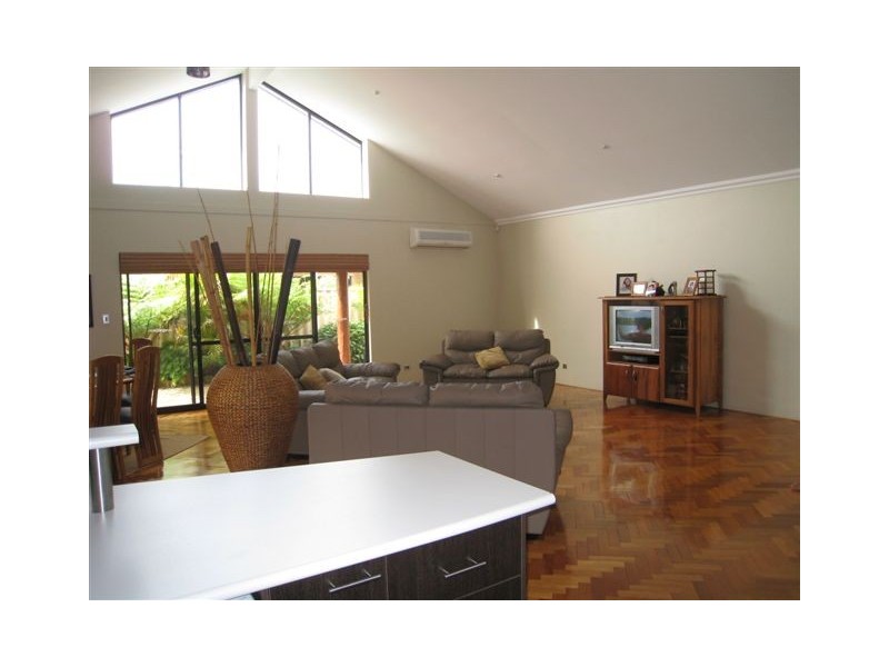 10 Chorus Circle, Atwell WA 6164