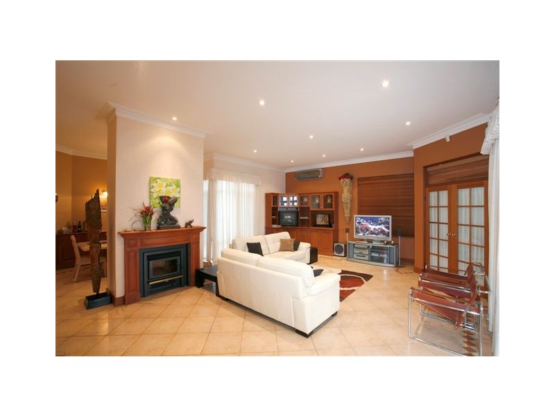 9 Captain Court, PORT BOUVARD, Wannanup WA 6210