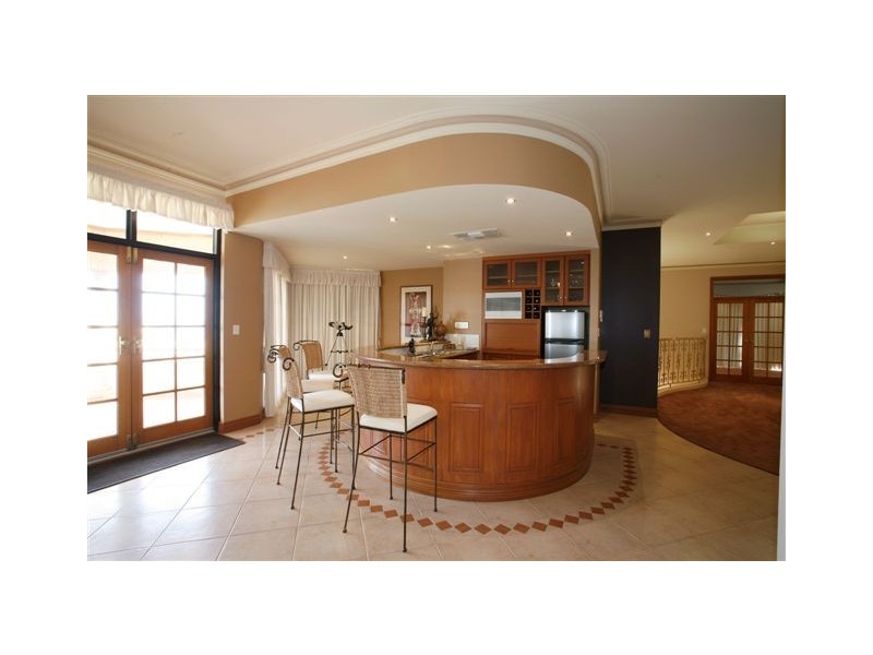 9 Captain Court, PORT BOUVARD, Wannanup WA 6210