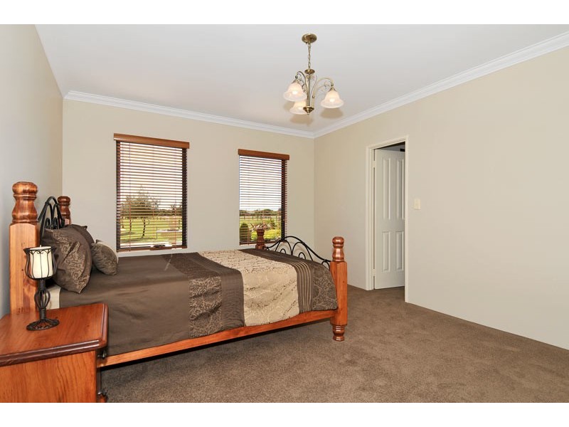 34 Beachview Court, Wannanup WA 6210