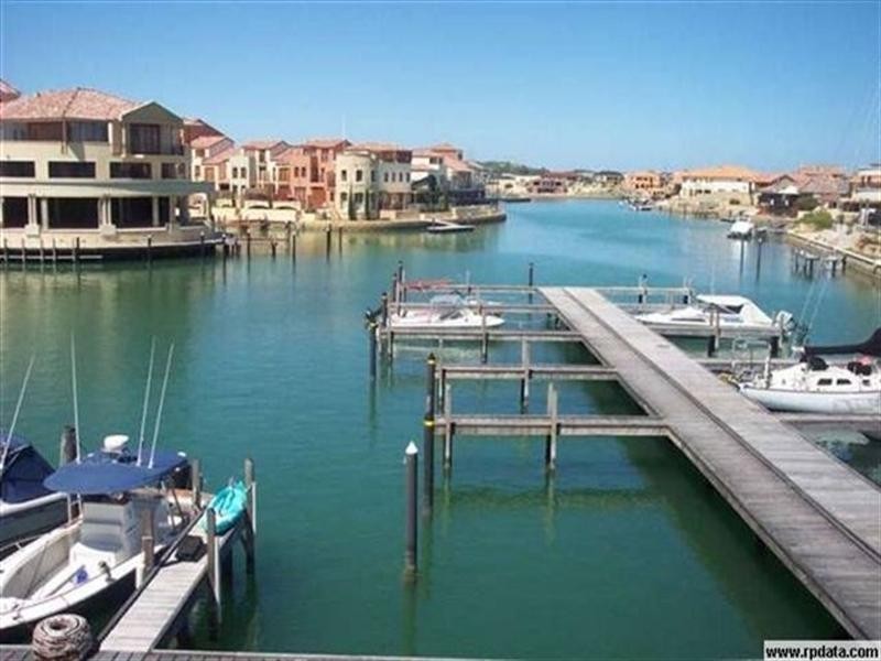 2/7 Village Mews, Wannanup WA 6210