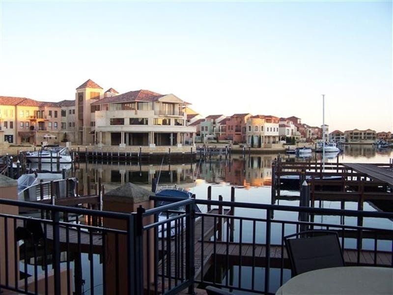 2/7 Village Mews, Wannanup WA 6210