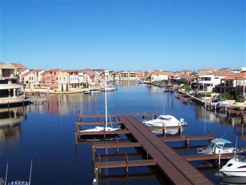 2/7 Village Mews, Wannanup WA 6210