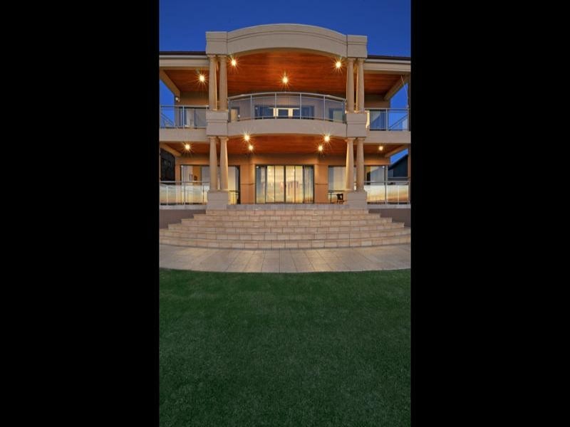 61 Spinaway Parade, Falcon WA 6210