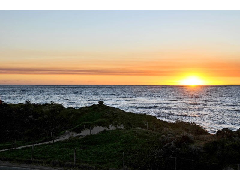 61 Spinaway Parade, Falcon WA 6210