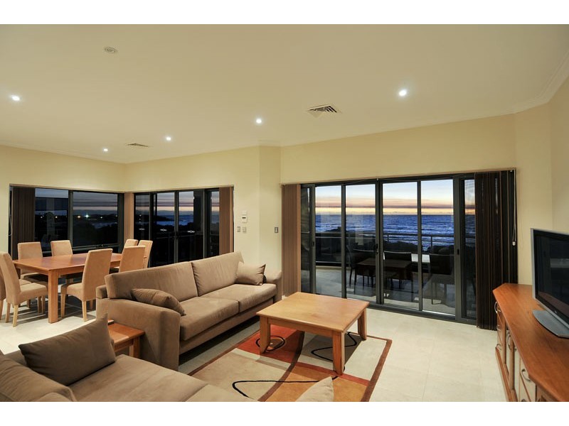 61 Spinaway Parade, Falcon WA 6210