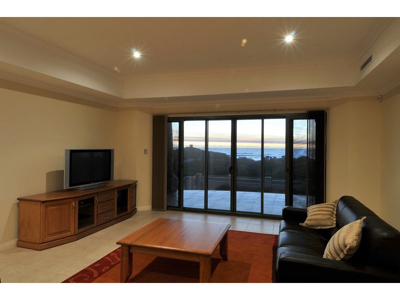 61 Spinaway Parade, Falcon WA 6210