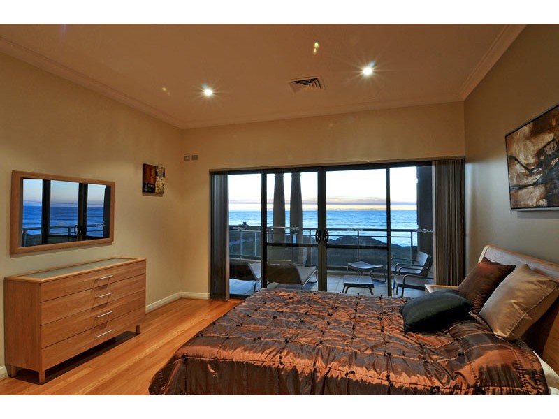 61 Spinaway Parade, Falcon WA 6210