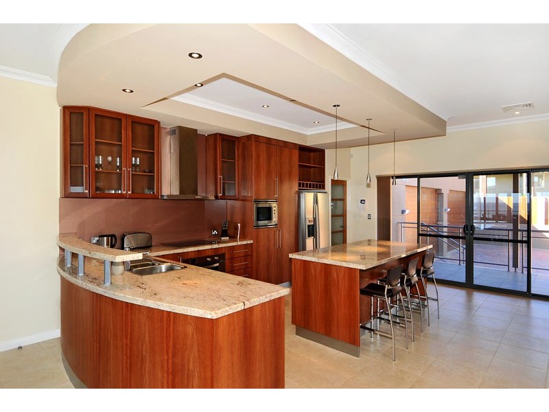 61 Spinaway Parade, Falcon WA 6210