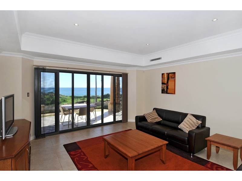 61 Spinaway Parade, Falcon WA 6210