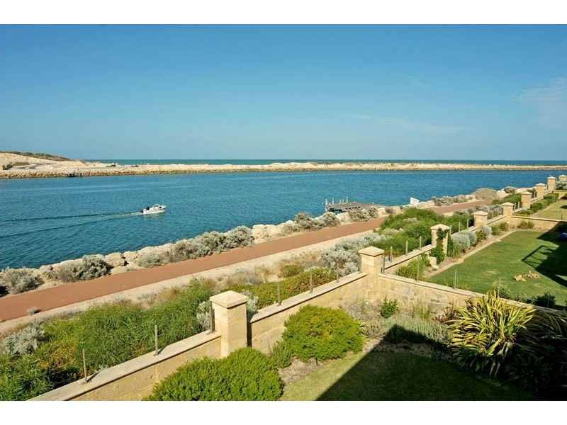 74 Voyager Close, Wannanup WA 6210