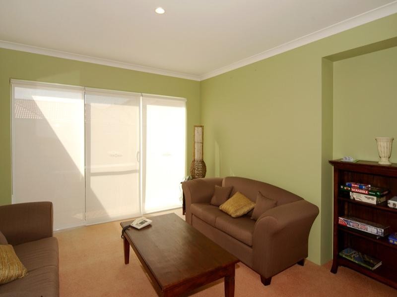 74 Voyager Close, Wannanup WA 6210