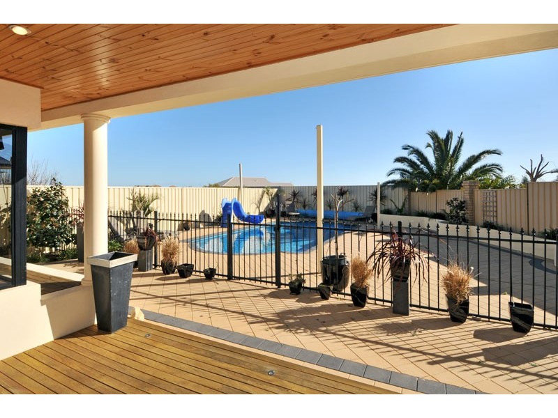 1 Fairsky Parade, Wannanup WA 6210