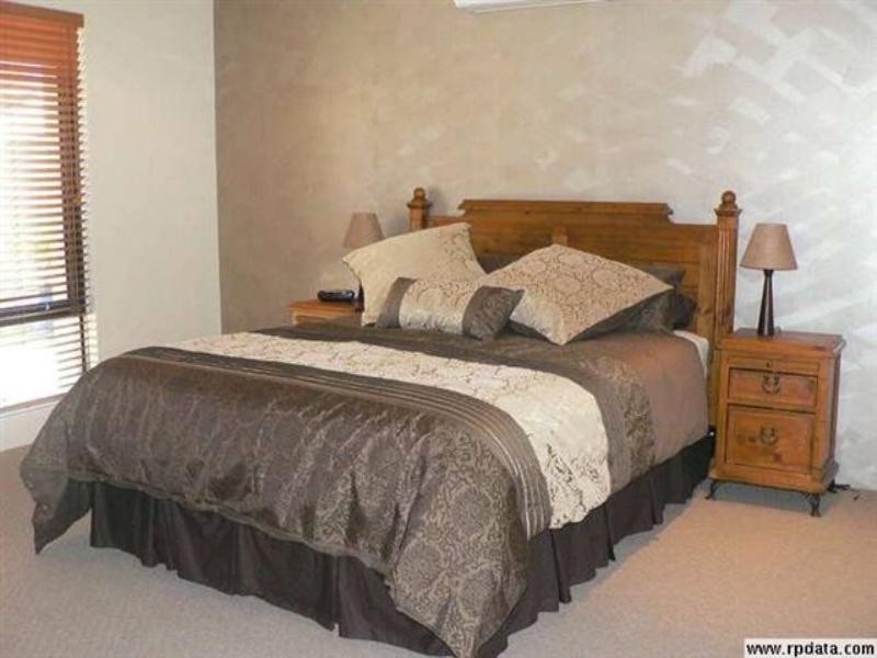 105 Westview Parade, Wannanup WA 6210