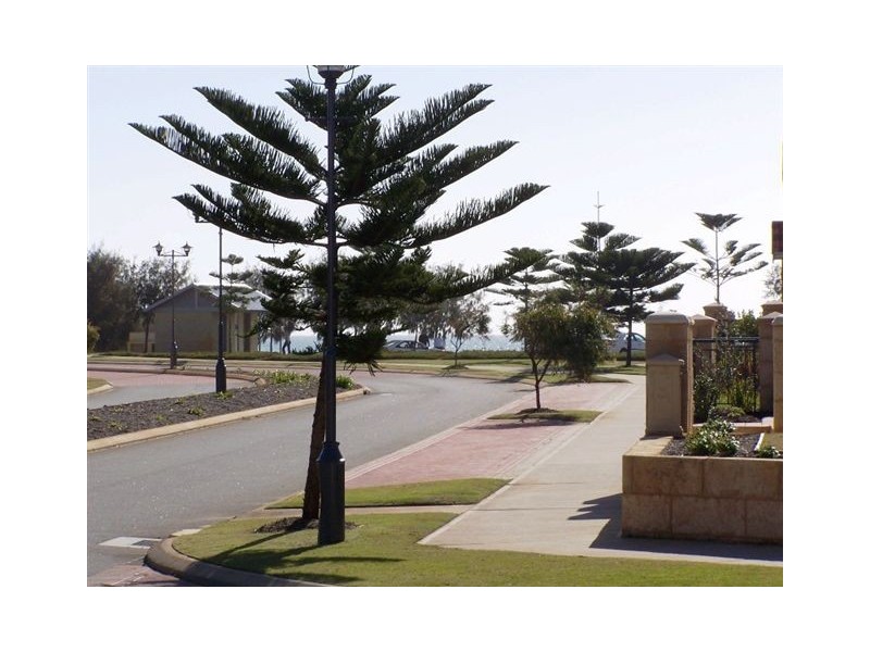 32 Westview Pde, PORT BOUVARD, Wannanup WA 6210