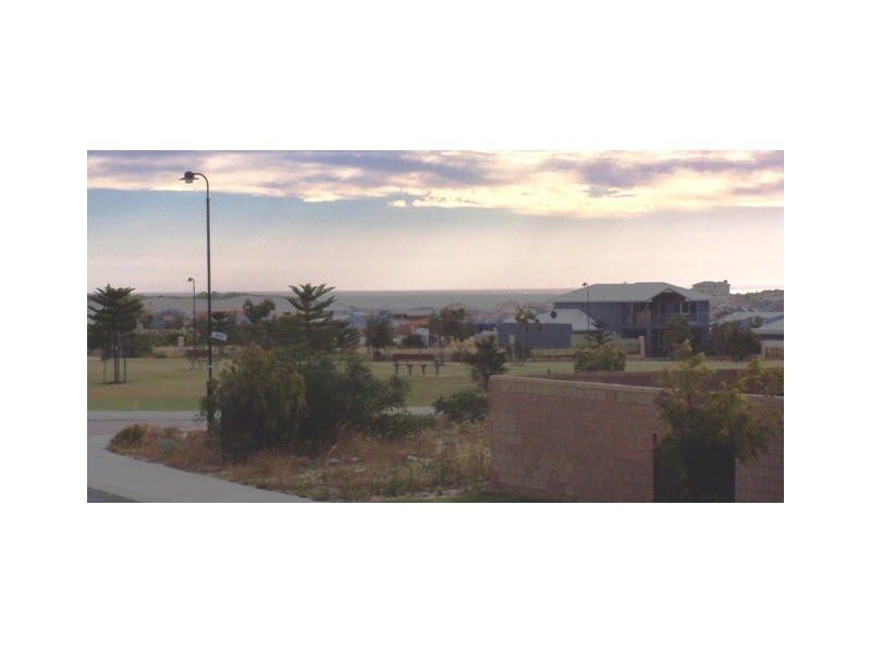 15 Beachport Way, Wannanup WA 6210