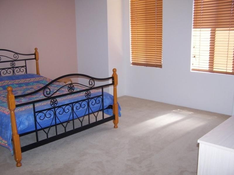 15 Beachport Way, Wannanup WA 6210