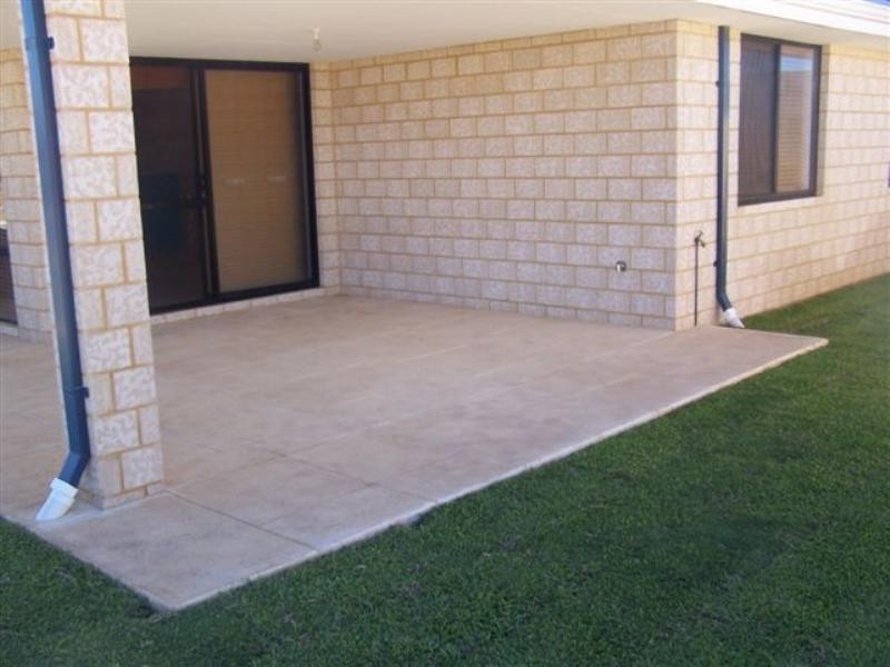 15 Beachport Way, Wannanup WA 6210