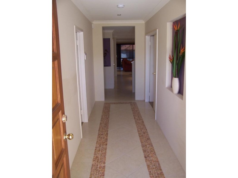 105 Westview Parade, Wannanup WA 6210