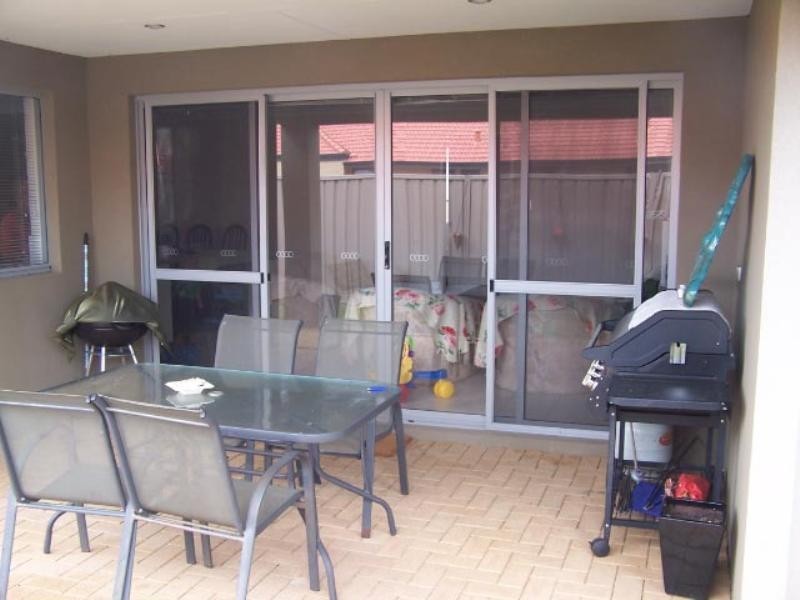 16 Wuraling Pass, PORT BOUVARD, Wannanup WA 6210