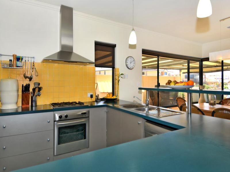 27 Voyager Close, PORT BOUVARD, Wannanup WA 6210