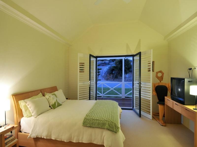 27 Voyager Close, PORT BOUVARD, Wannanup WA 6210